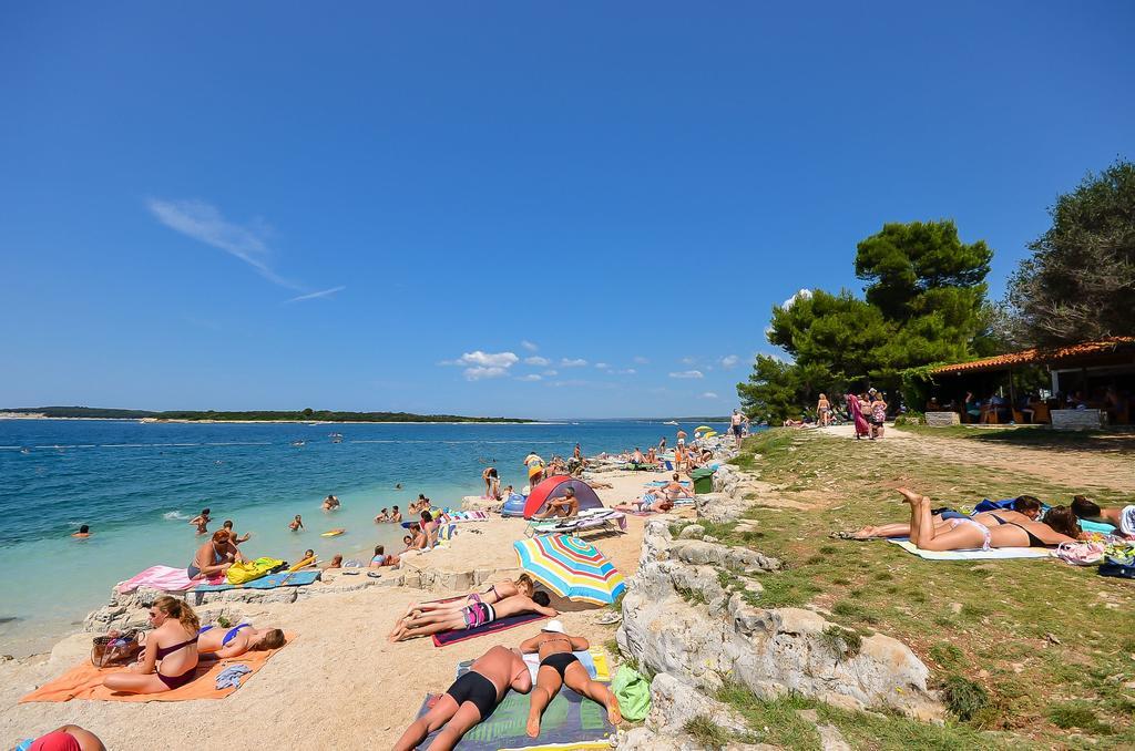 Apartments Dragica Штиньян Экстерьер фото